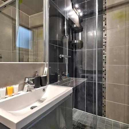 Elegante Suite Haussmannienne Au Prestige Parisien Exterior photo